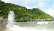 Le Vietnam et son littoral, 3400 km de plaisirs balnéaires. Le Vietnam et son littoral, 3400 km de plaisirs balnéaires.